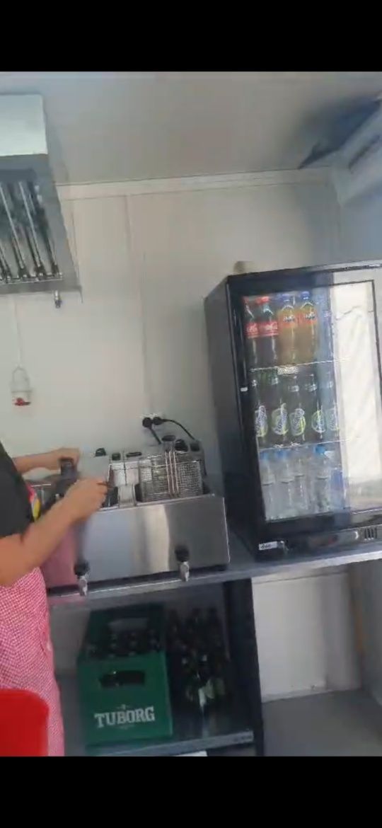 Închiriez rulotă fast food plus masina de inghetata!
