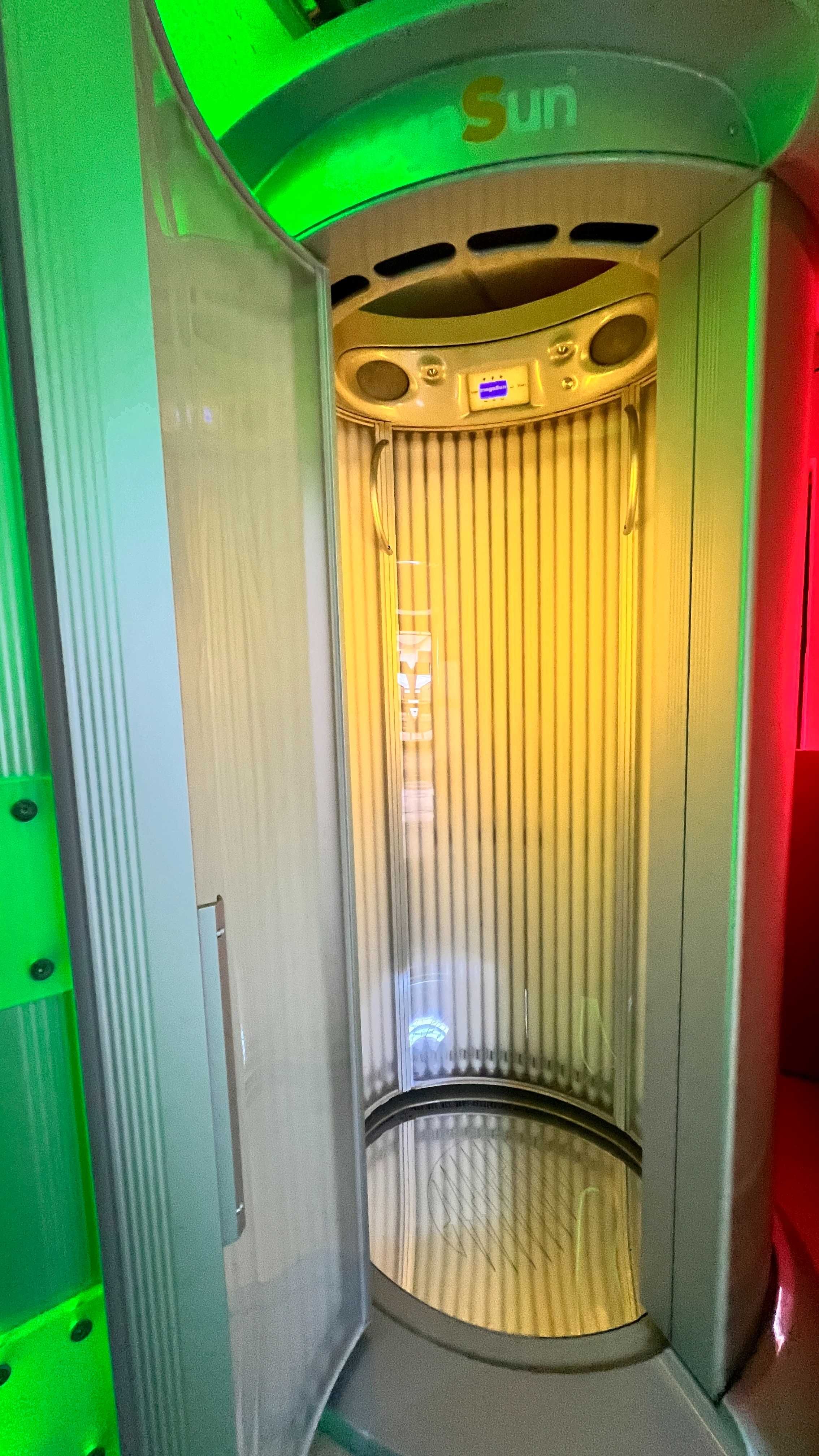 Vând aparate de bronzat Megasun Space 2000, Ergoline Excellence 800