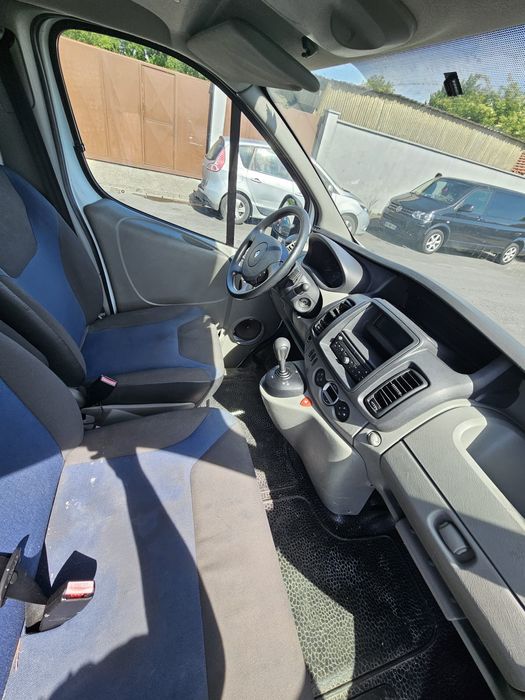 Renault trafic.