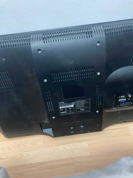 vand TV Toshiba LCD - stare buna - diagonala 85 cm