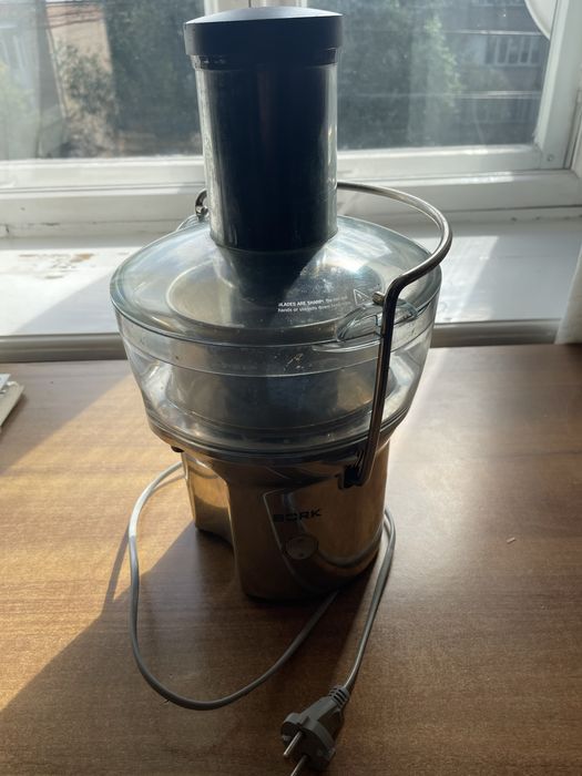 Продам Немецкую соковыжималку сотояние новой.