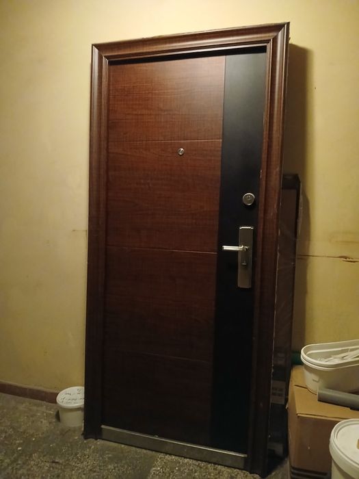 Входна врата 90 x 200