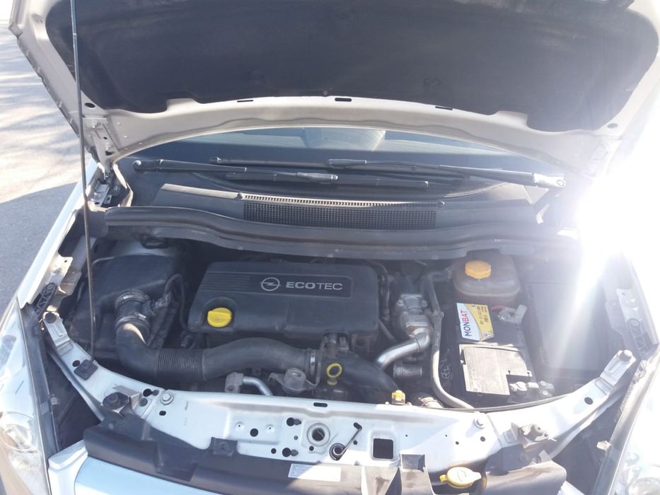 Vand sau Schimb Opel Zafira 2014,facelift