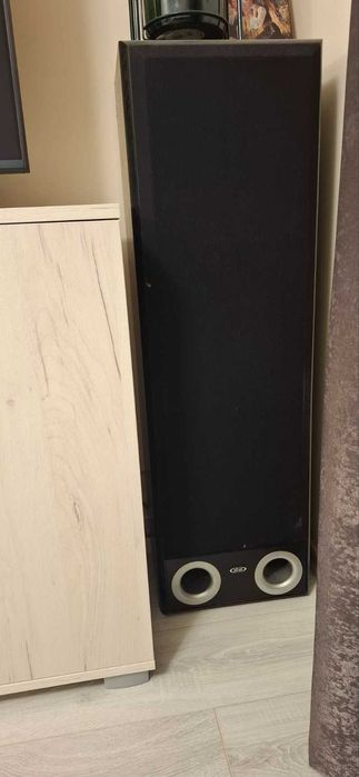 Ямаха усилвател и тонколони