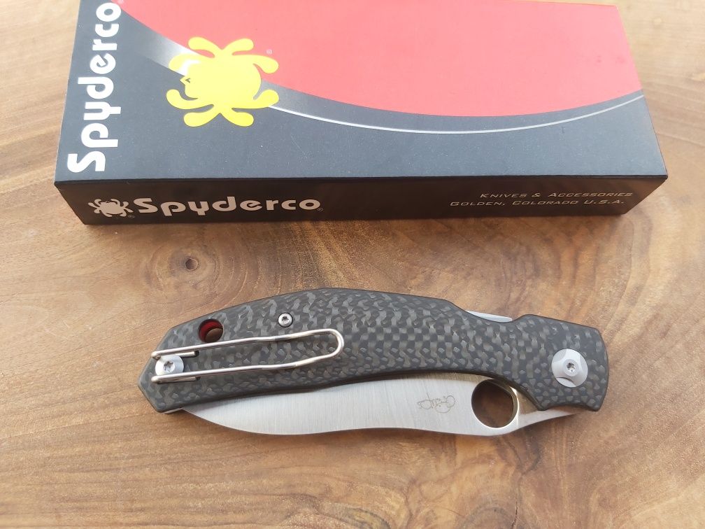 Сгъваем джобен  нож Spyderco Capara ,Carbon Fiber