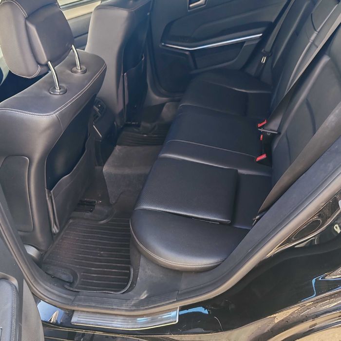 Mercedes E class 2.2 ușor avariat