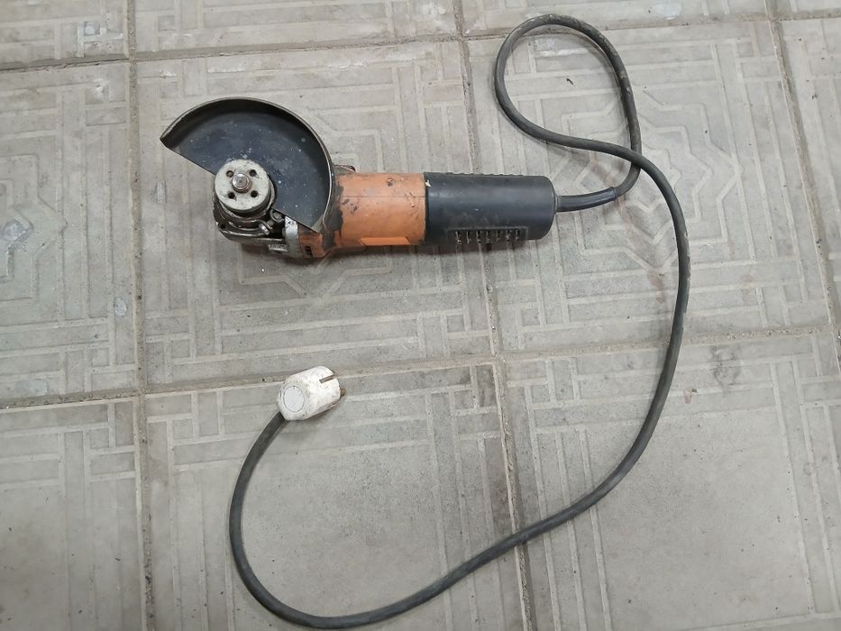 Продам болгарку или обмен на пчёлку