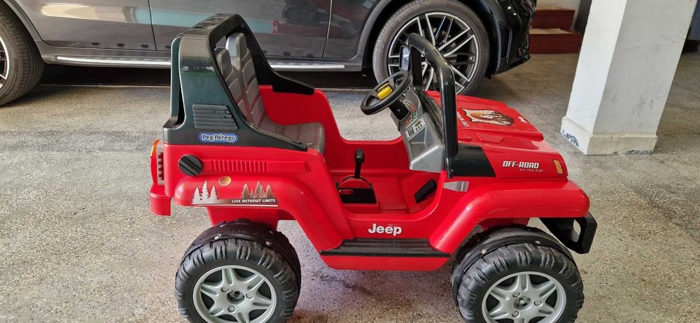 Детска Акумулаторна Кола PEG PEREGO - JEEP