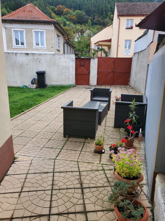 Casa de inchiriat 3 camere - curte proprie Centrul Istoric