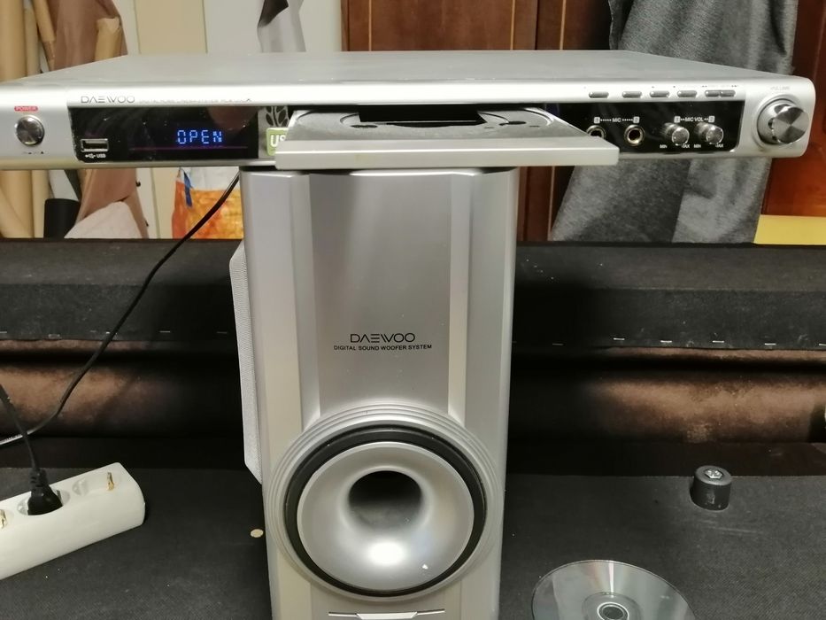 Vand sistem home cinema 5.1+dvd