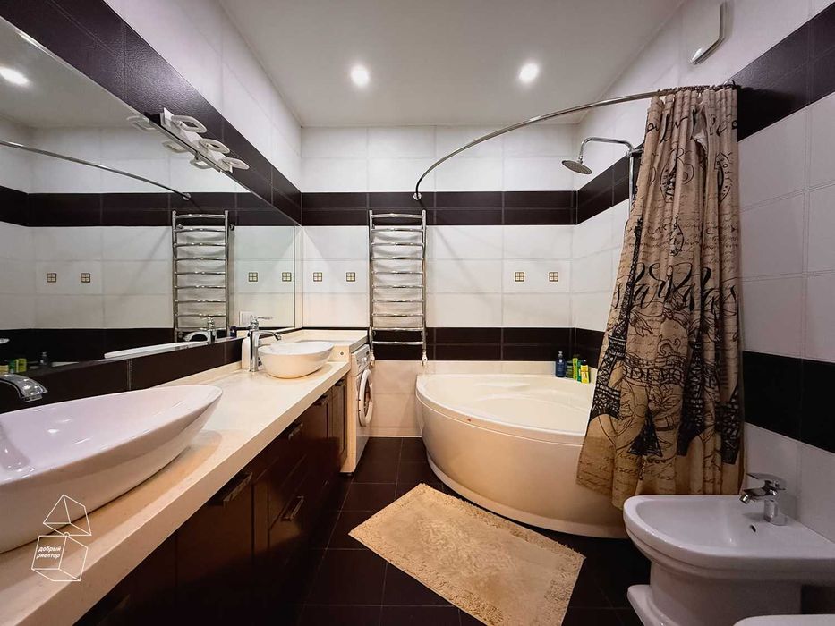 (Добрый) Grand Mir Hotel, 80 м², 2/4/4, Просторная