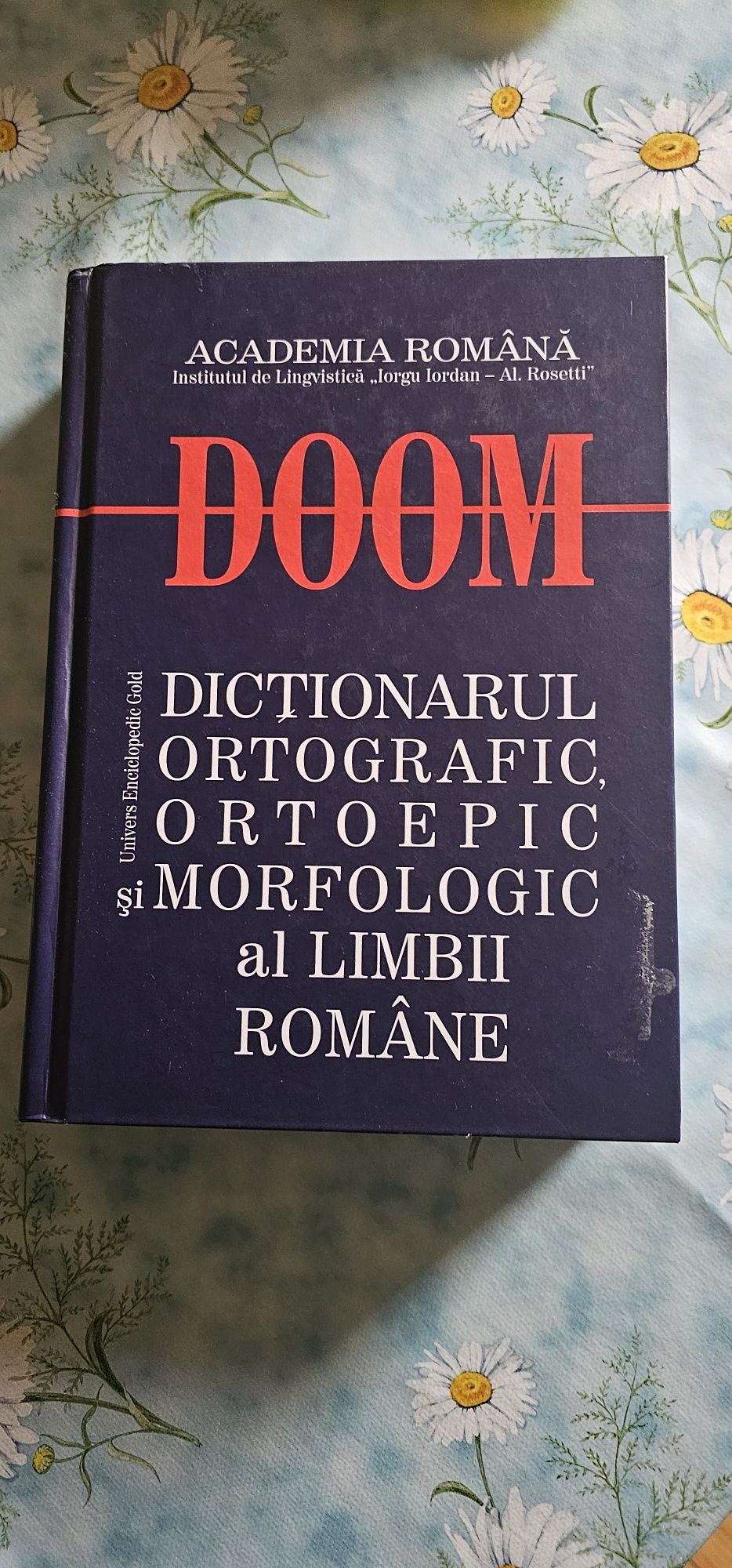 Vând Doom și alte cărți