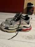 Vand balenciaga triple s marimea 41-42 in stare foarte buna