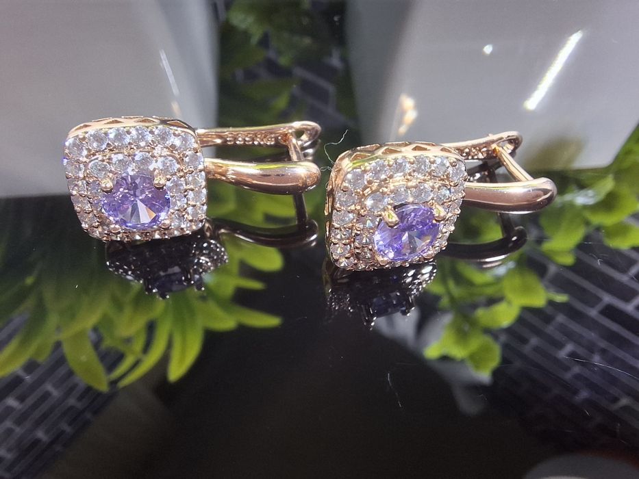 Серьги бижутерия с камнями