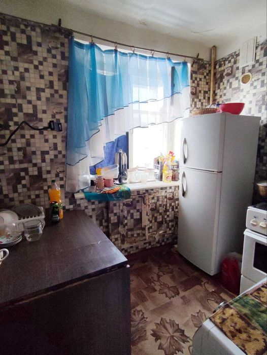 Продам трехкомнатную в районе Кривого магазина