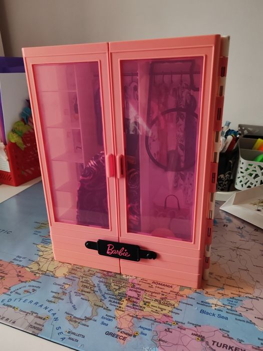 Vând jucării Barbie