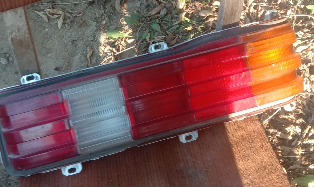 Задний правый фонарь Mercedes-Benz 300D