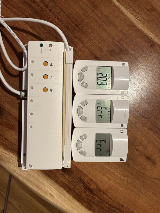 unitate de control al încălzirii prin pardoseală cu thermostate Purmo