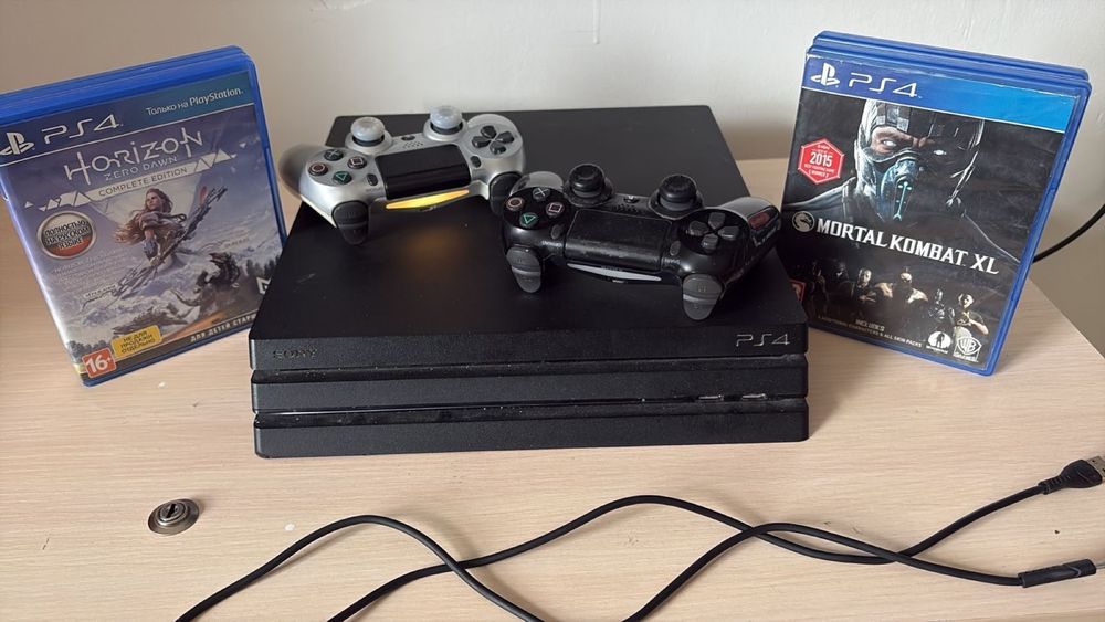 Playstation 4, 2 джоистик