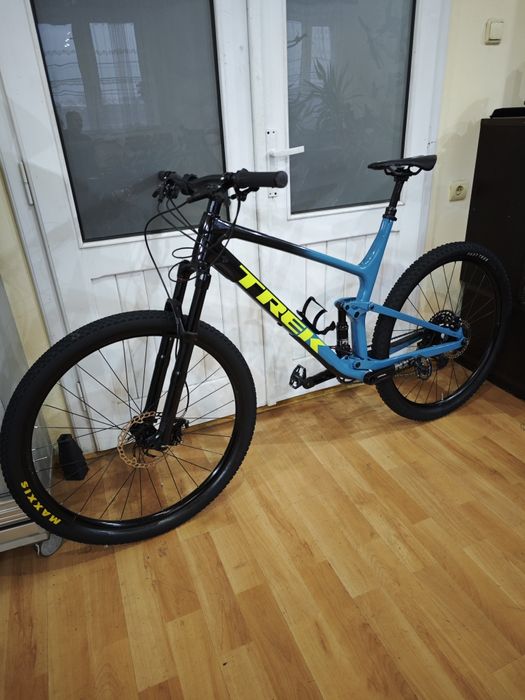 Bicicleta full suspension carbon Trek Top Fuel 29