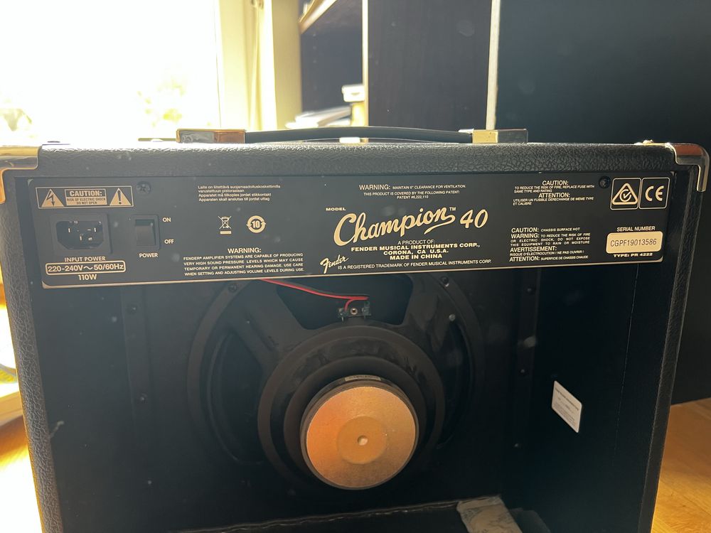 Fender Champion 40 (Amplificator Chitara)