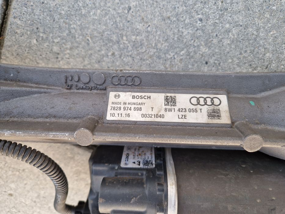 Caseta direcție Audi a4 b9