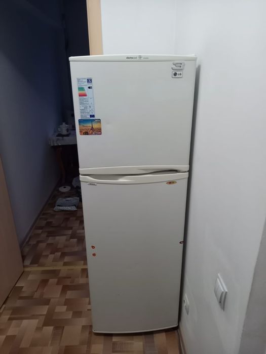 Холодильник в отличном состоянии торг есть