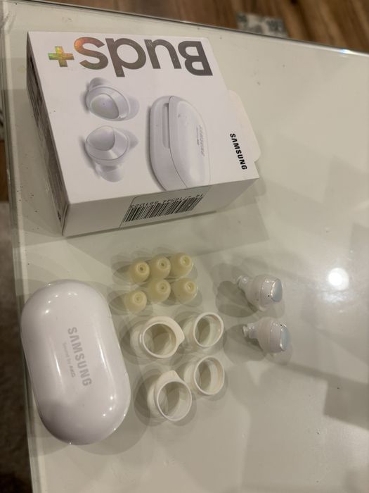 Слушаки Samsung Buds+