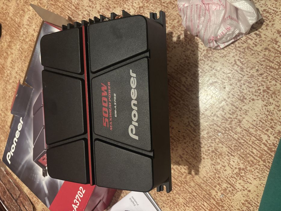 Усилвател пайнер 500w чисто нов