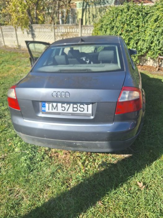 Vând Audi a4 (2001)