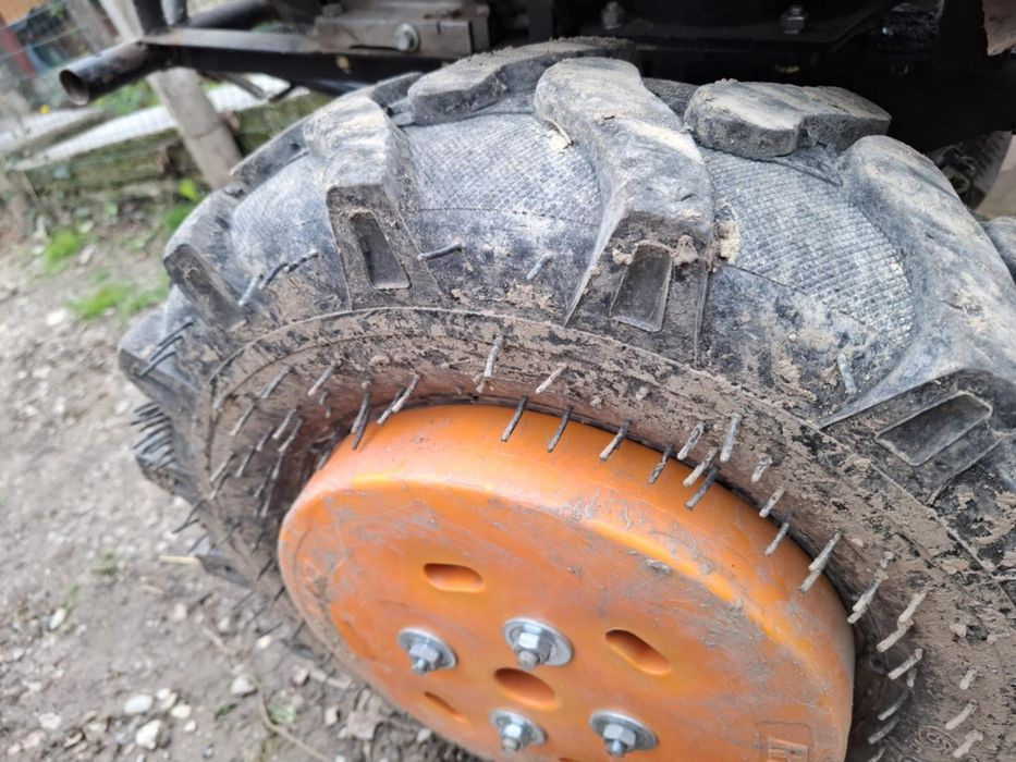 Vând momotocultor 18cp,cu plug+freza+remorcă