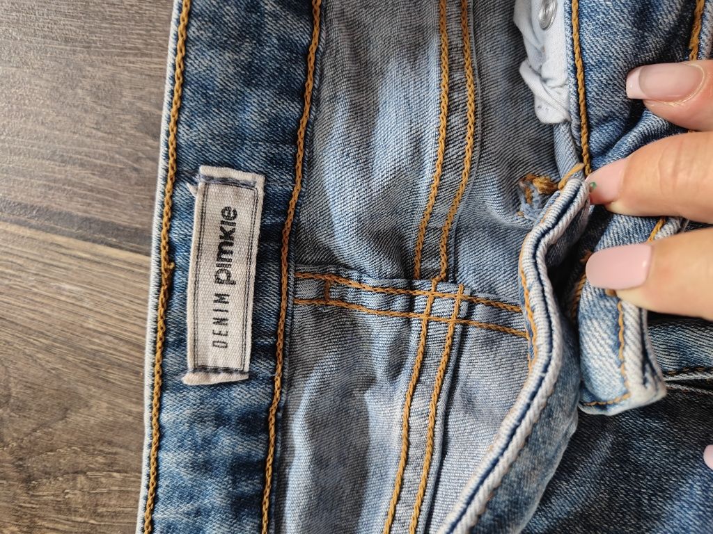 Продавам дамски дънки