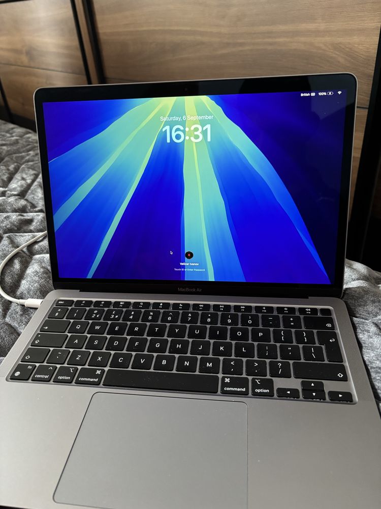 Macbook Air M1 16gb ram с 96W  оригинално мощно зарядно