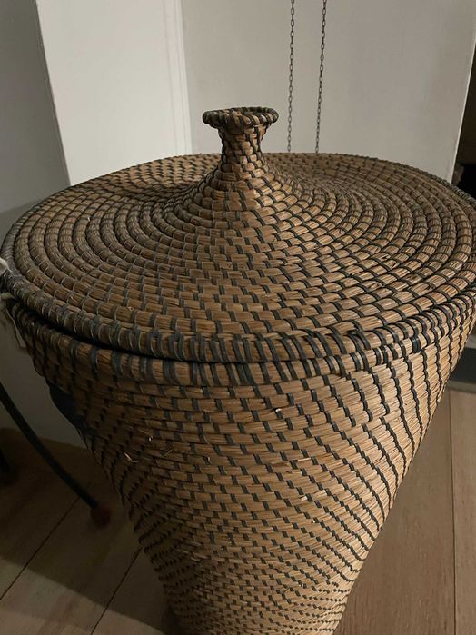 Cos pentru rufe din paie, impletit