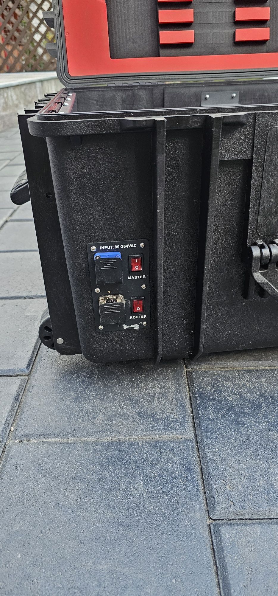 Peli case noua cu 20 type c si 220v