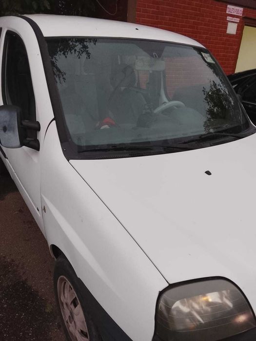Vând fiat doblo, an 2002