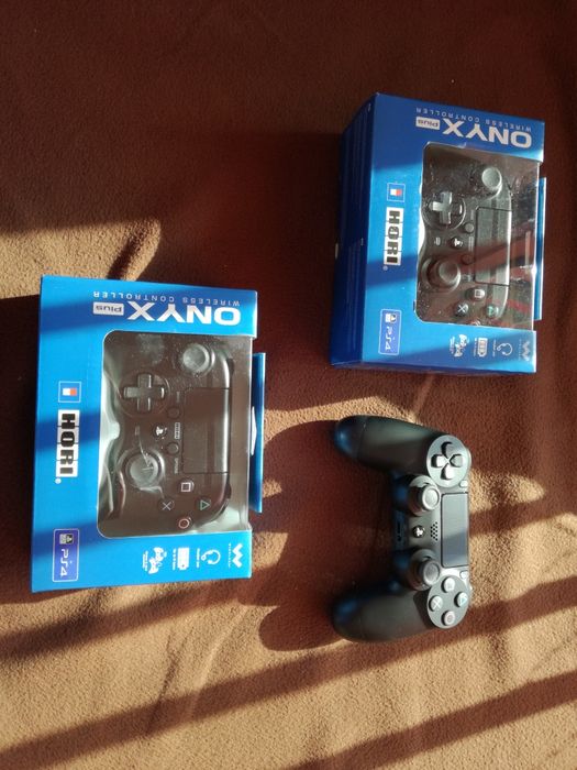 Нови PS4 Slim 500GB конзола + 3 контролера + 5 игри