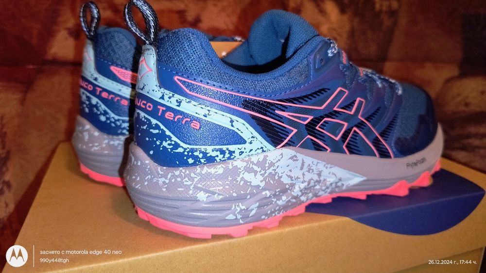 Маратонки  Asics