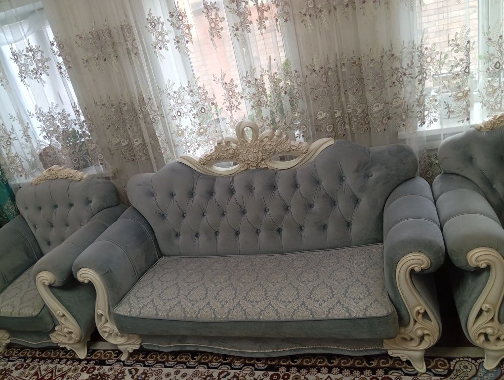 Продам диван в хорошем состоянии