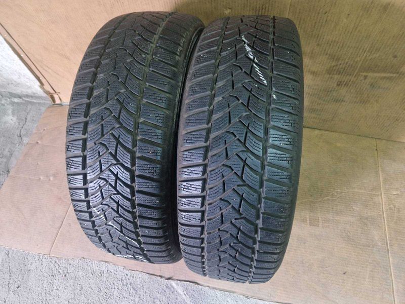 2 Dunlop R17 205/55
зимни гуми
DOT4519