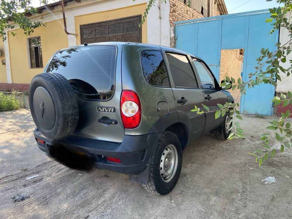 Cvevrolet Niva 2014 год пробег 73.000 км цена $6.300