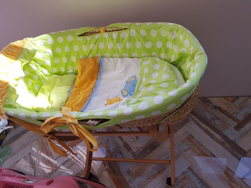 Кошара-Бебешко ратаново кошче на колелца