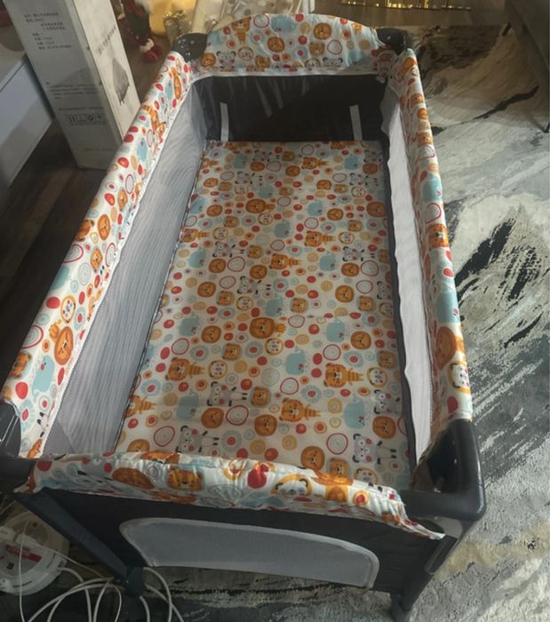 Vand pat bebe este nou