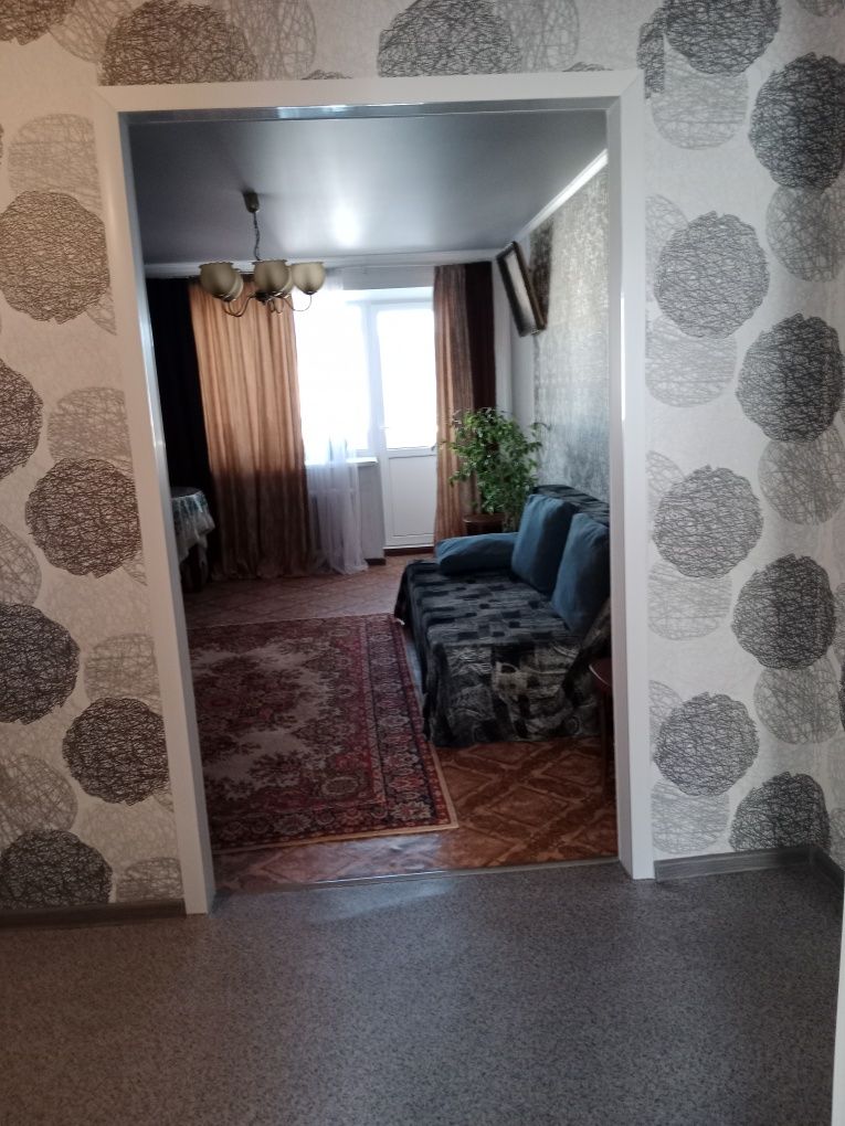 Продается 3комн.квартира, удобный район, тихий , зелёный двор. 8микр.