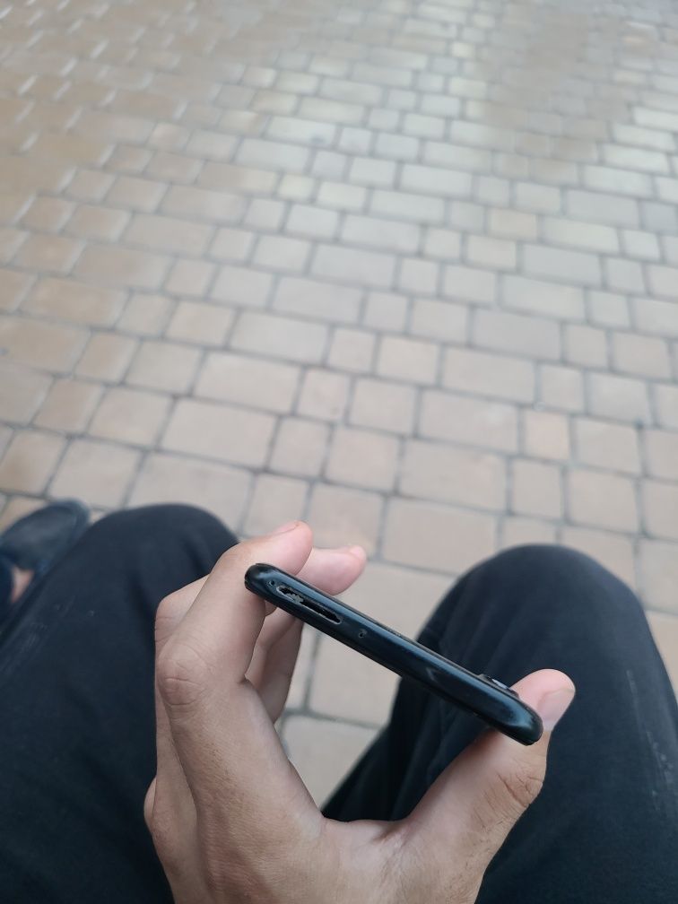 Продаётся Huawei P30 Lite (не включается)