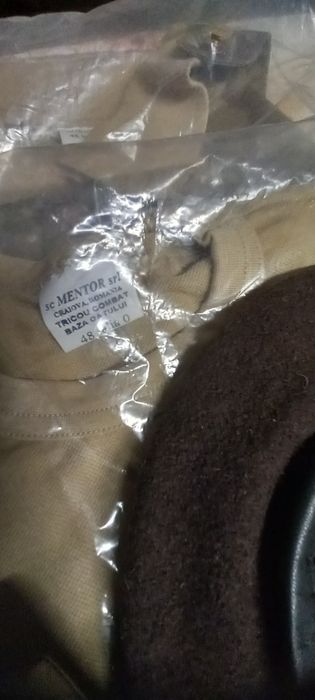 Tricouri,basca,boneta,cravata