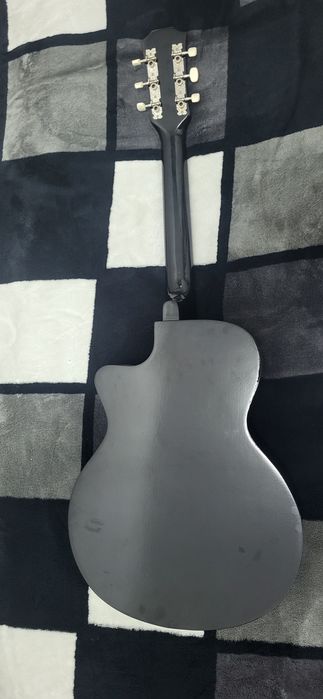 Гитара отличная.