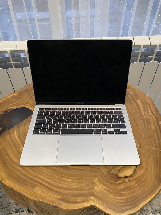 MacBook Air 13” 2020 / Intel i5 / 8GB / 512GB SSD