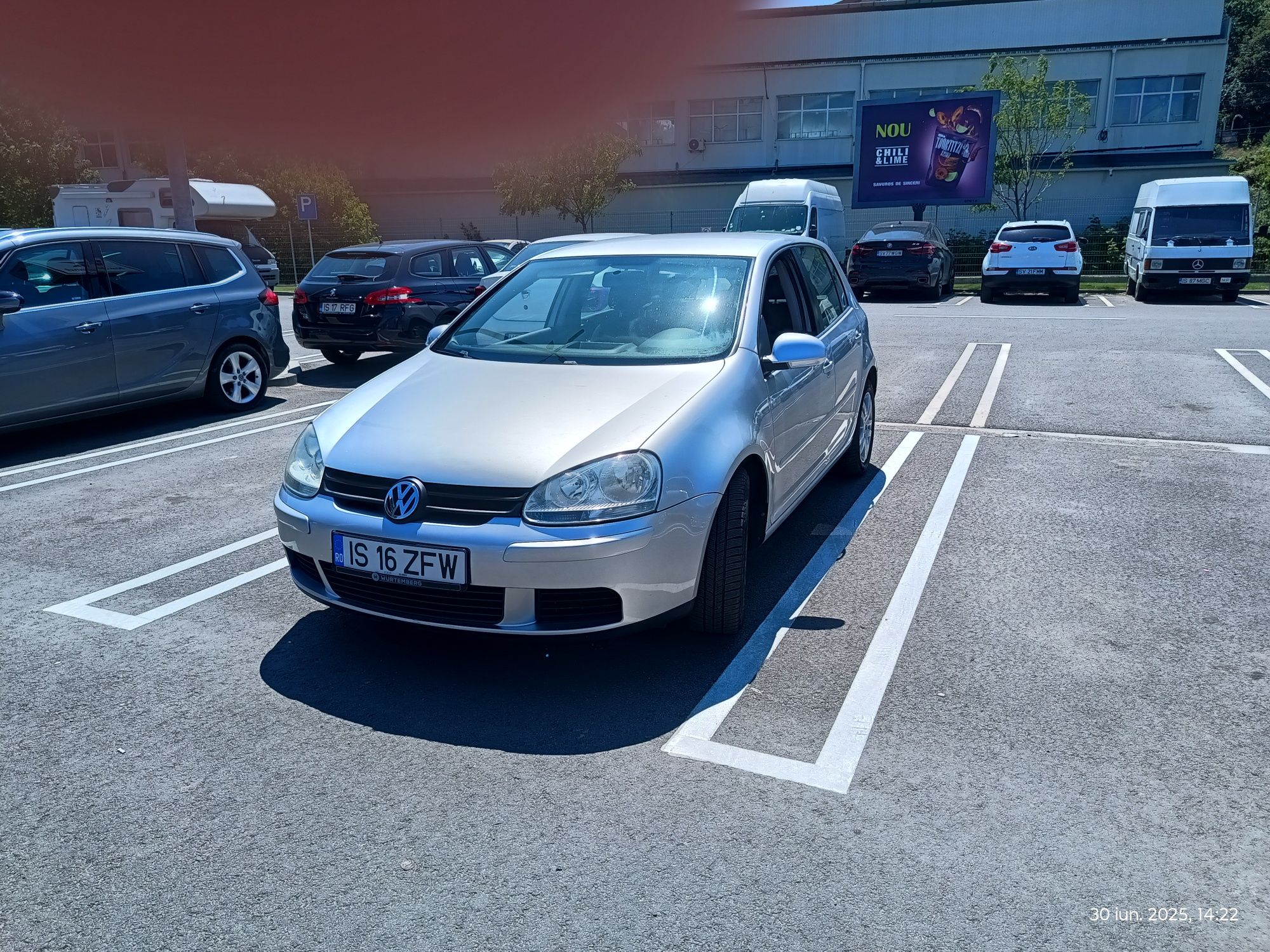 Vw golf 5  1.6  mpi benzina  102 cp + gpl