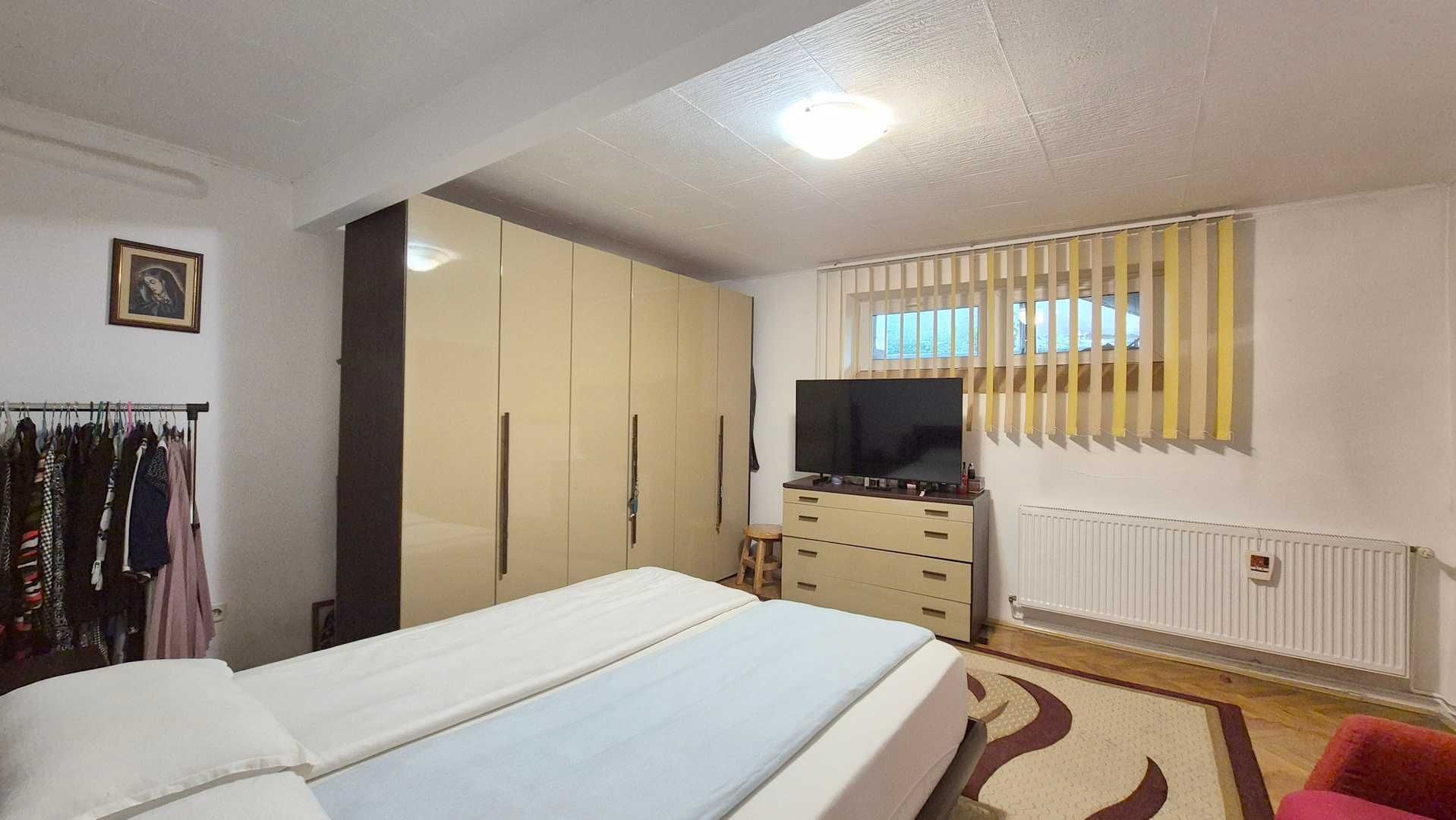 Investiție sigură în Schei – 2 camere pregătite pt Airbnb